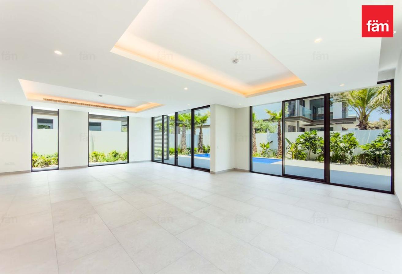 Newly built I 12 cheques I Private Pool I Garden photo 5