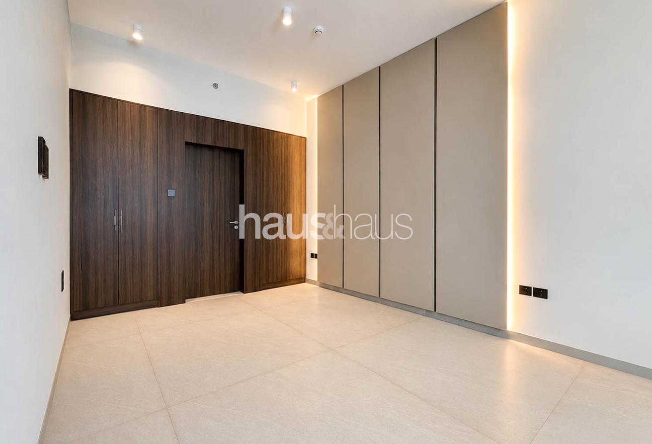 Brand New | Huge Size | Modern Finishing photo 7