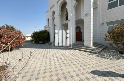 Villa - 6 - 7+ for rent in Mohamed Bin Zayed City - Abu Dhabi