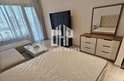 Apartment - Studio - 1 for rent in Oasis 1 - Oasis Residences - Masdar City - Abu Dhabi