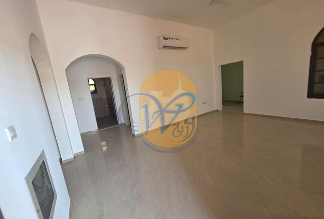 79002279 - Property Image 2