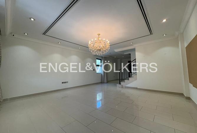 74247977 - Property Image 2