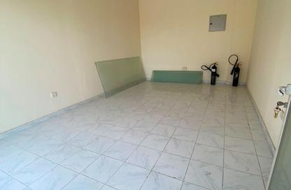 Shop - Studio for rent in Al Qulaya'ah - Al Sharq - Sharjah Shop - Studio for rent in Al Qulaya'ah - Al Sharq - Sharjah