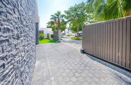 Villa - 4 - 5 for sale in Redwoods - Yas Acres - Yas Island - Abu Dhabi Villa - 4 - 5 for sale in Redwoods - Yas Acres - Yas Island - Abu Dhabi