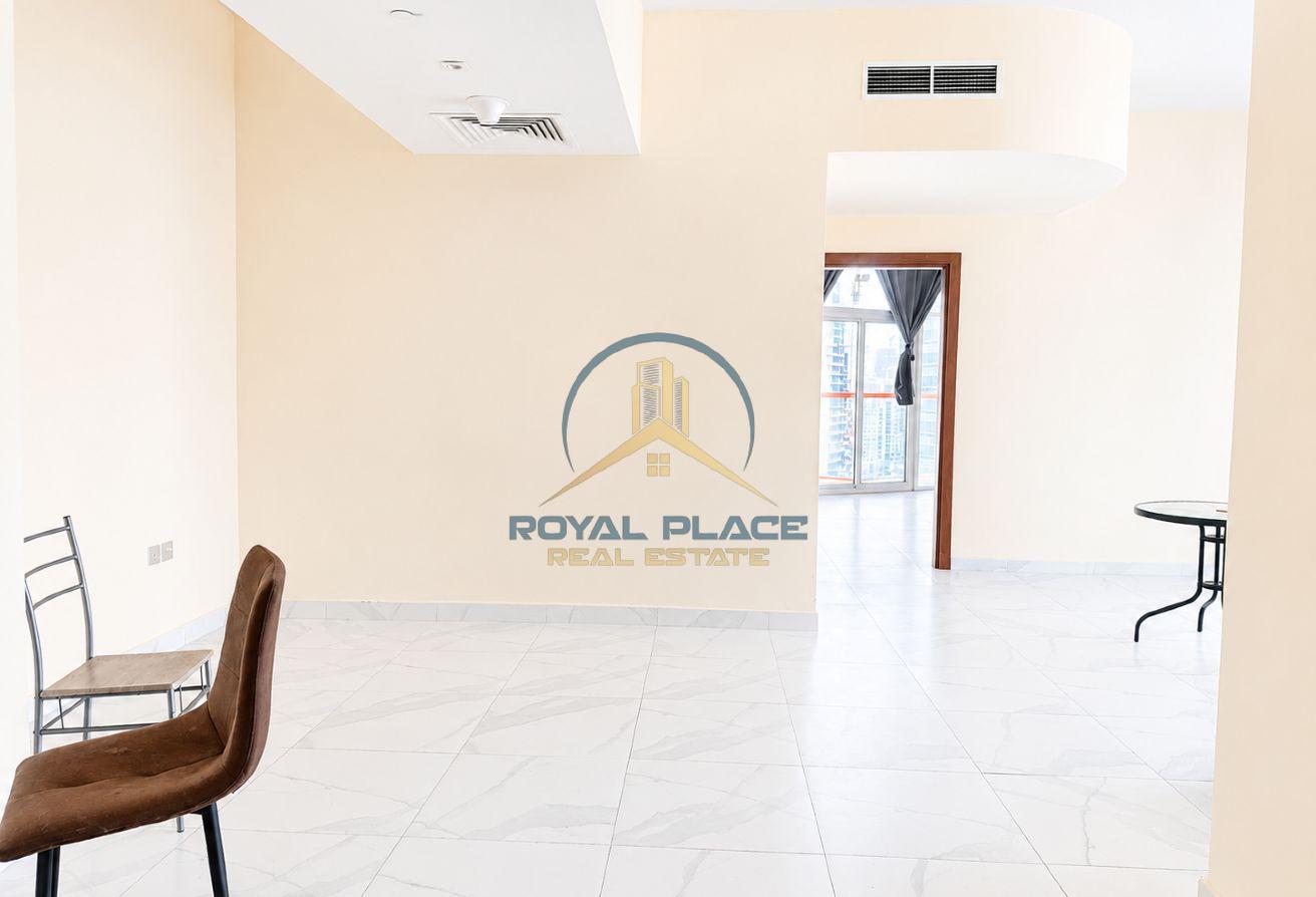 Spacious 1BR Apartment | Burj & Canal View photo 2