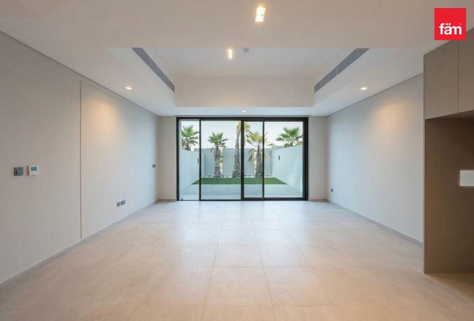 Single Row | Private | District 1 Views | Book Now photo 2