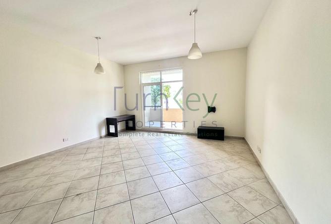 82810006 - Property Image 3