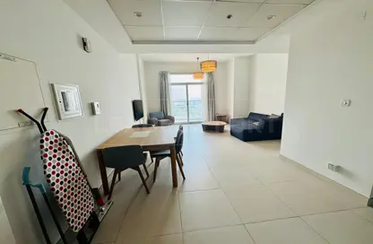 شقة - غرفة نوم - 2 حمامات للايجار في كانديس أكاسيا - الفرجان - دبي