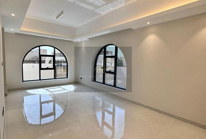 92284005 - Property Main Image
