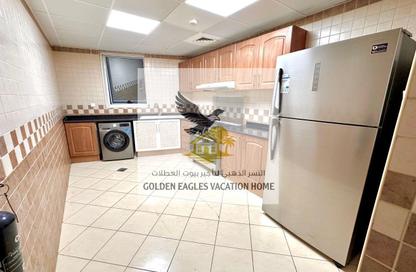 Apartment - 3 Bedrooms - 3 Bathrooms for rent in Beach Tower 2 - Al Khan Lagoon - Al Khan - Sharjah Apartment - 3 Bedrooms - 3 Bathrooms for rent in Beach Tower 2 - Al Khan Lagoon - Al Khan - Sharjah