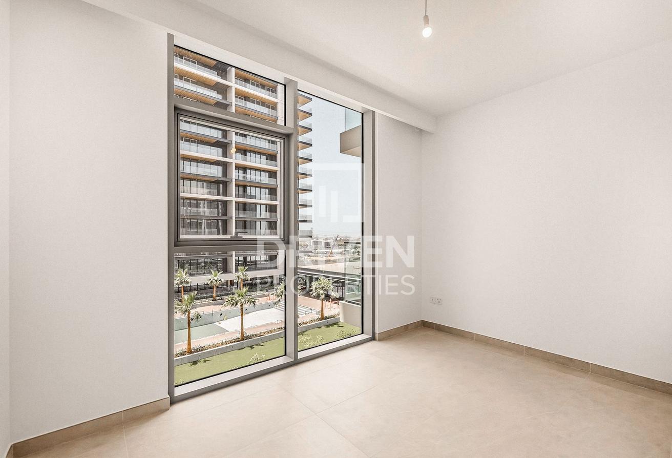 Exclusive | Modern Layout | Spacious Unit photo 7