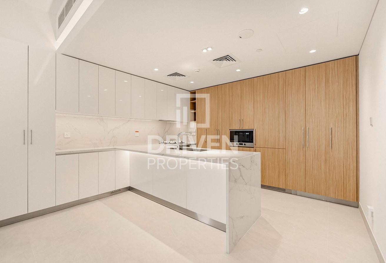 Exclusive | Modern Layout | Spacious Unit photo 6
