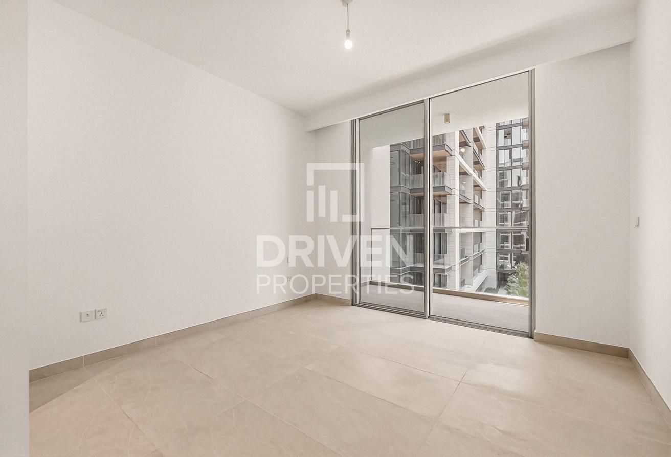 Exclusive | Modern Layout | Spacious Unit photo 9