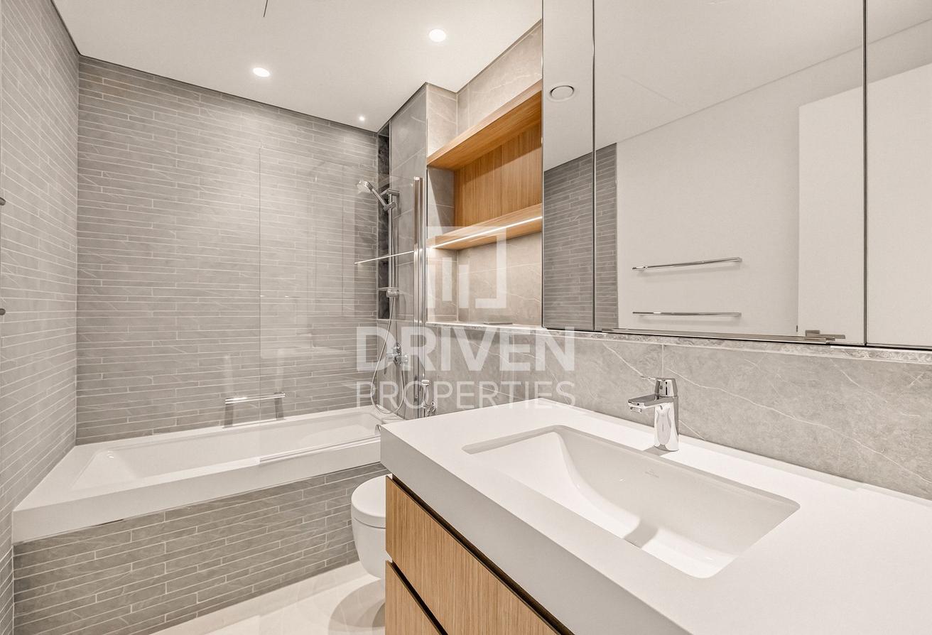 Exclusive | Modern Layout | Spacious Unit photo 12