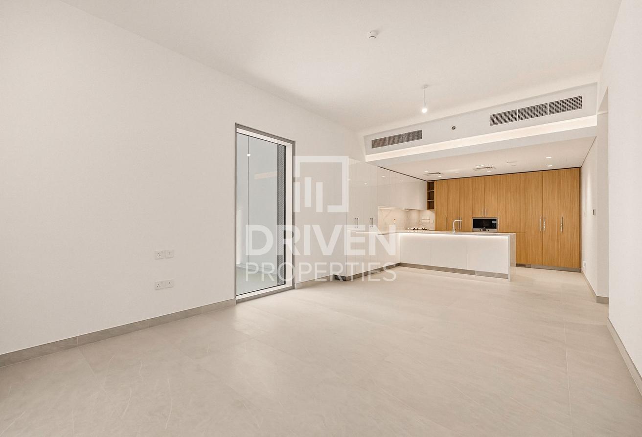 Exclusive | Modern Layout | Spacious Unit photo 5