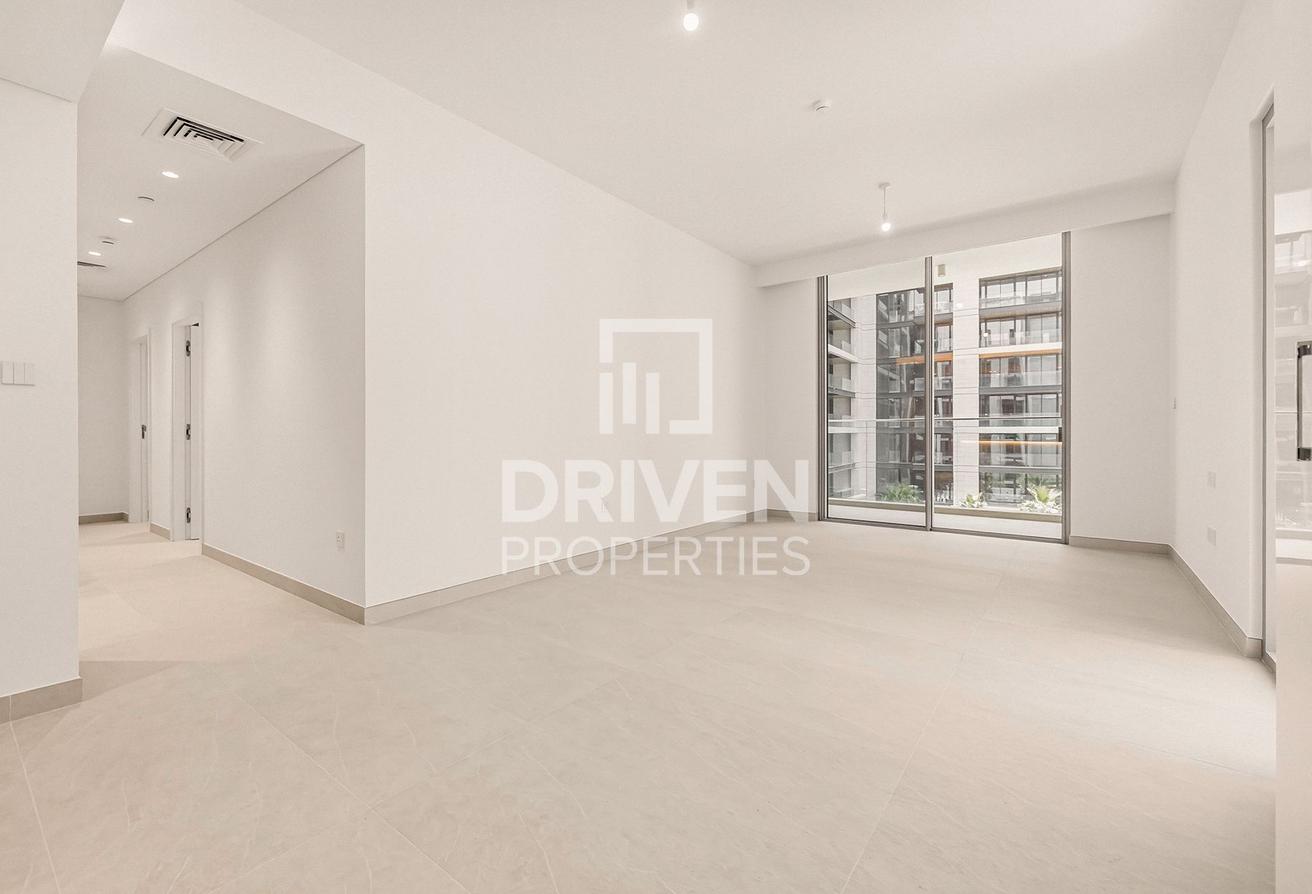 Exclusive | Modern Layout | Spacious Unit photo 3