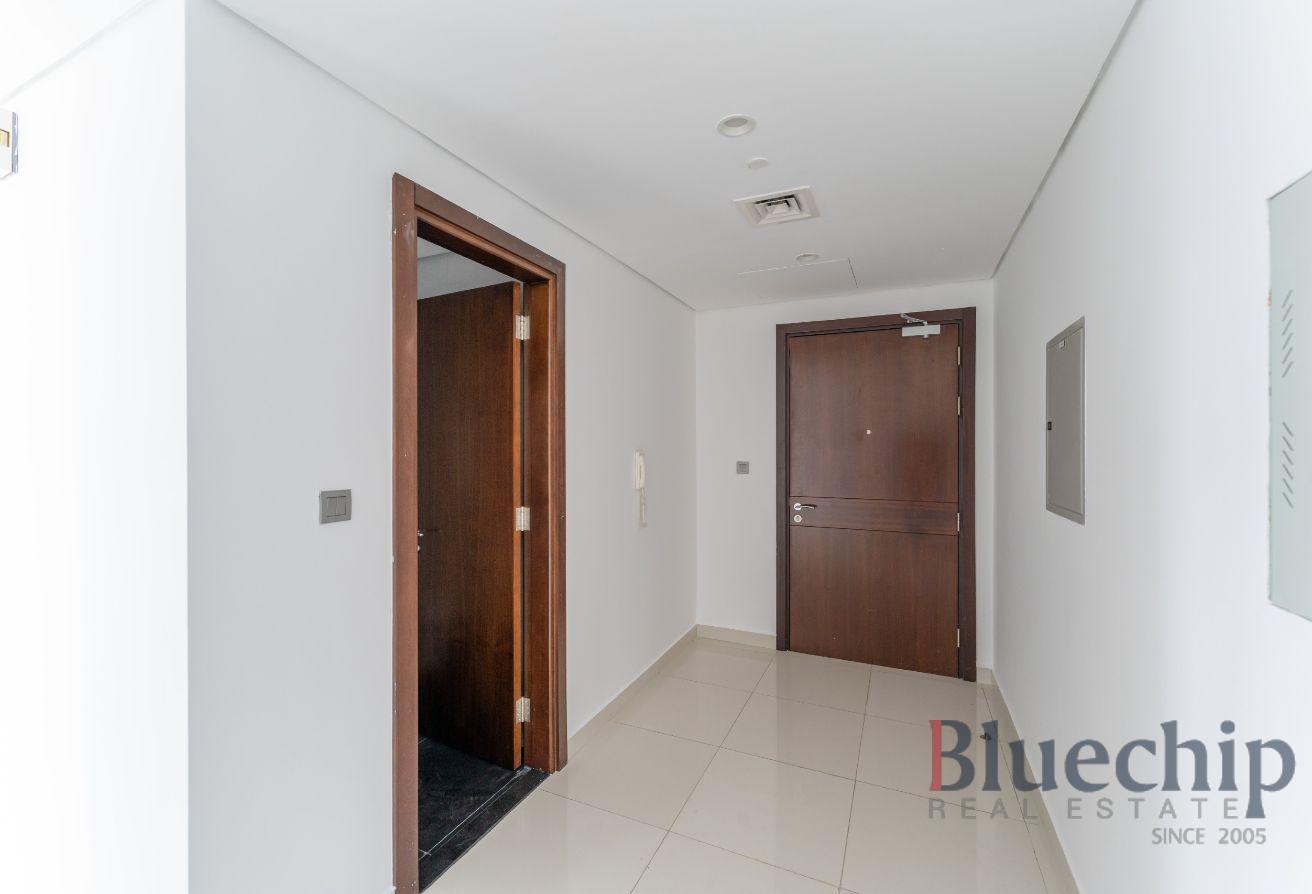 Next to bus stop | Spacious | Well Maintained photo 15