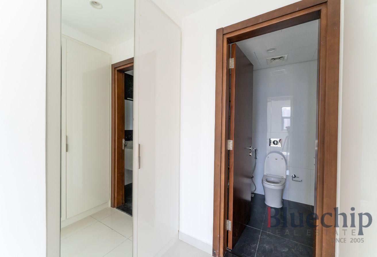 Next to bus stop | Spacious | Well Maintained photo 17