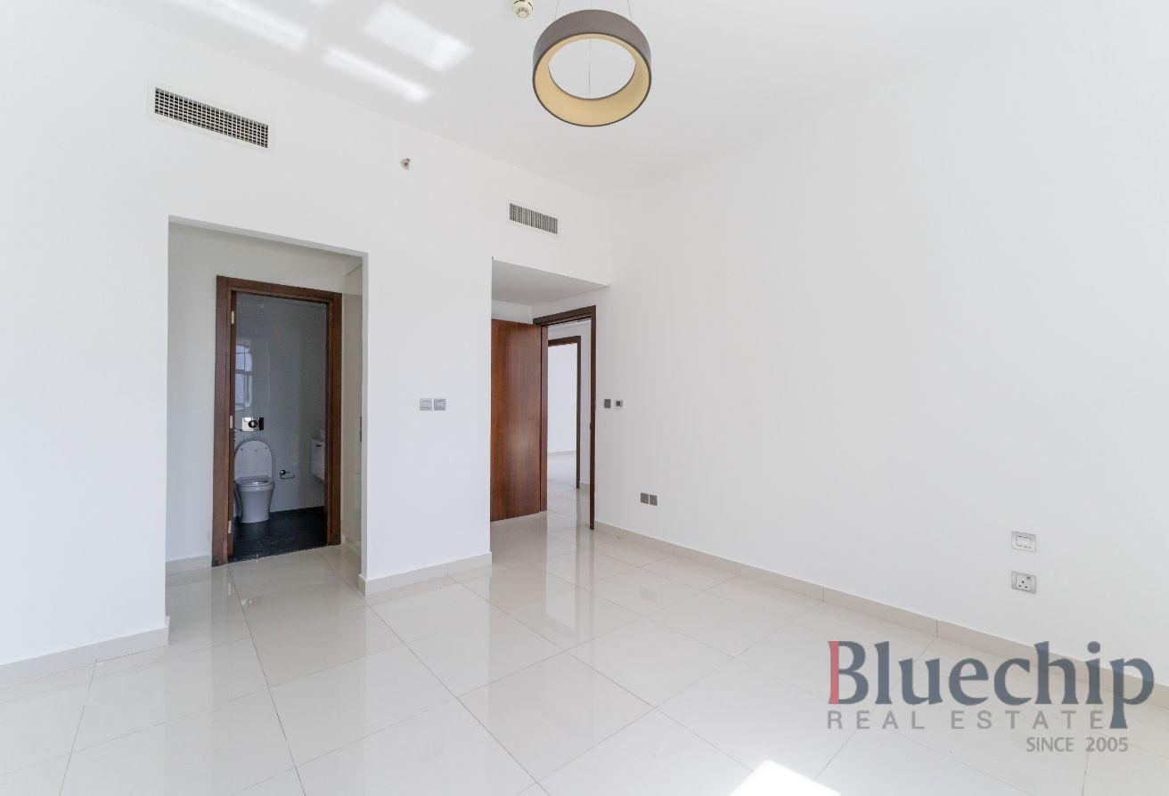Next to bus stop | Spacious | Well Maintained photo 4
