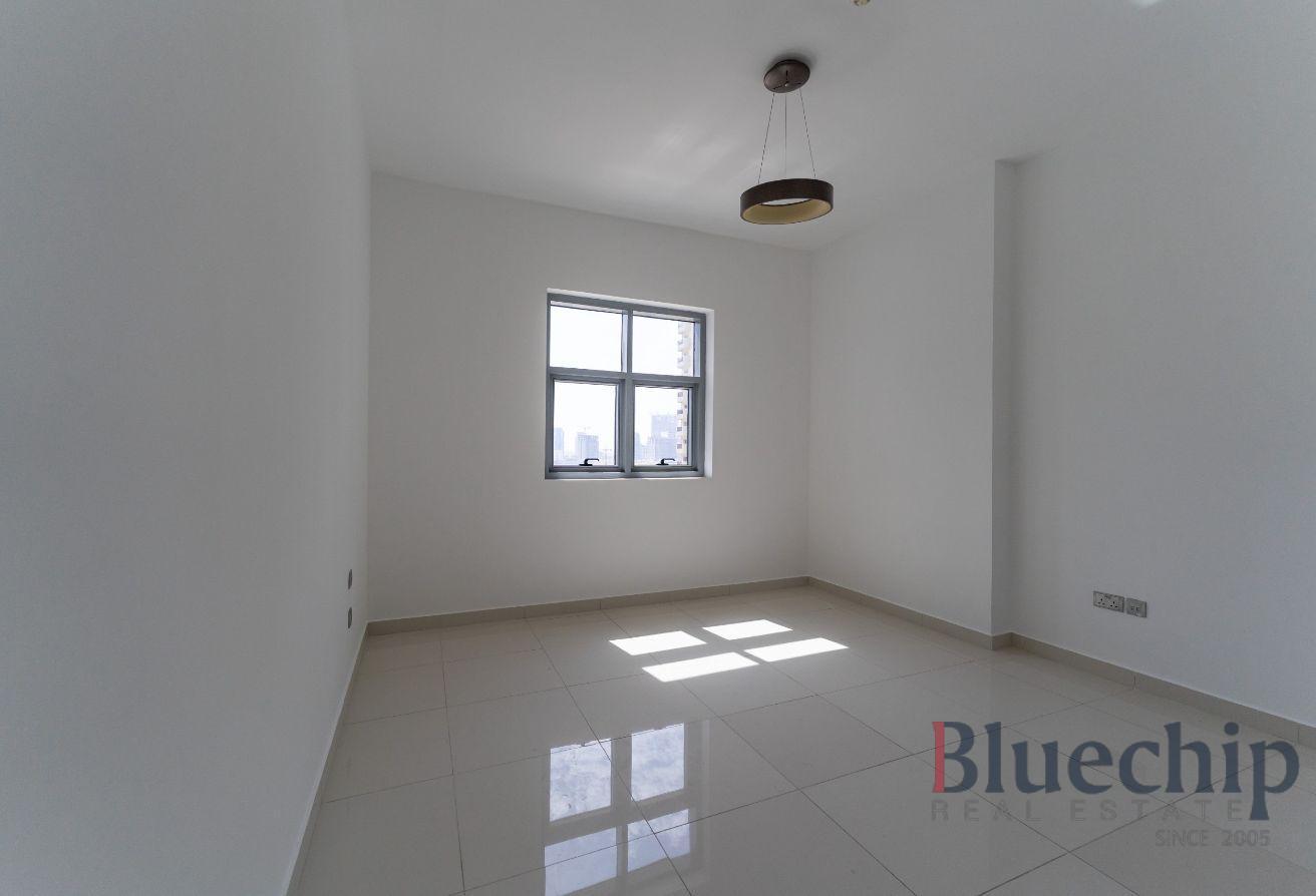 Next to bus stop | Spacious | Well Maintained photo 11