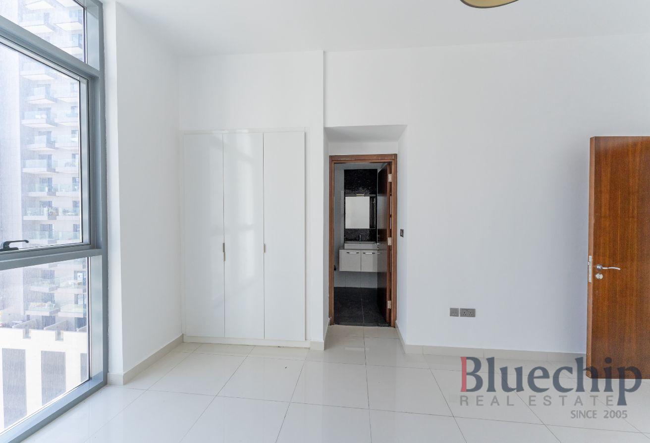 Next to bus stop | Spacious | Well Maintained photo 9