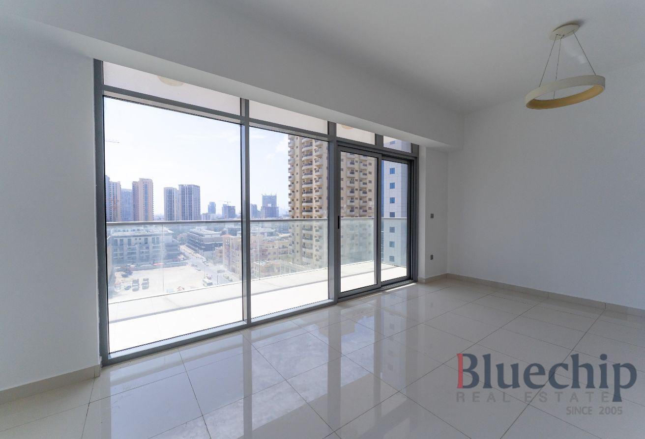 Next to bus stop | Spacious | Well Maintained photo 3