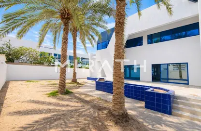 Villa - 4 Bedrooms - 4 Bathrooms for rent in Jumeirah 3 Villas - Jumeirah 3 - Jumeirah - Dubai