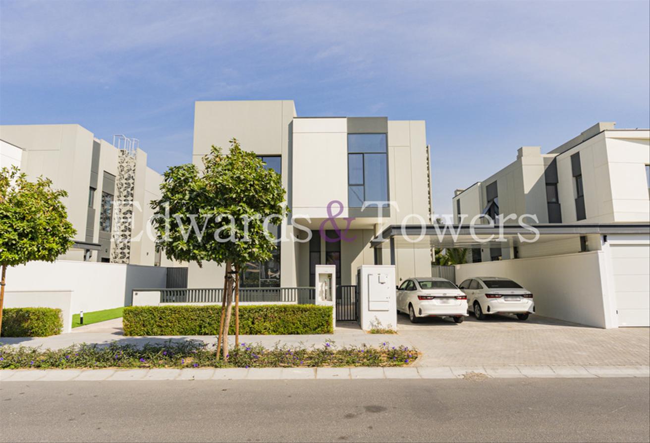 Directly Opposite Pool|Type B|Landscaped|Vacant photo 11