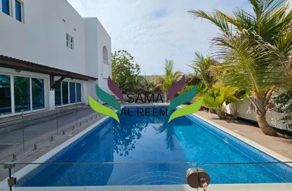 Villa - 5 Bedrooms - 5 Bathrooms for rent in Umm Suqeim 2 Villas - Umm Suqeim 2 - Umm Suqeim - Dubai
