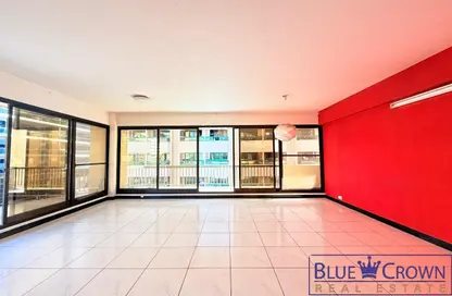 Apartment - 3 Bedrooms - 2 Bathrooms for rent in Golden Sands 2 - Mankhool - Bur Dubai - Dubai