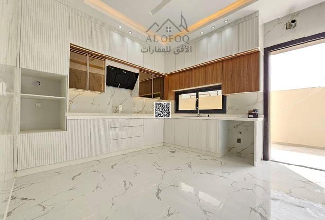 81130548 - Property Image 2