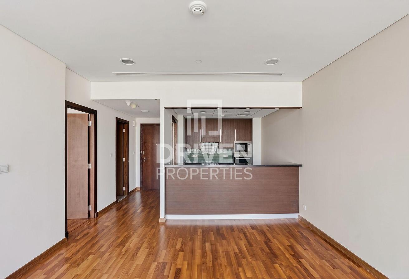 Stunning Sea View | Great Location | Vacant photo 2
