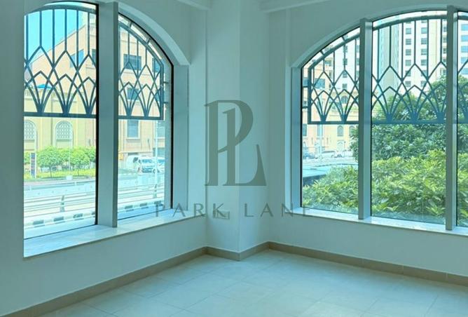 142860105 - Property Image 2
