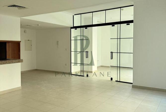 142860105 - Property Image 3