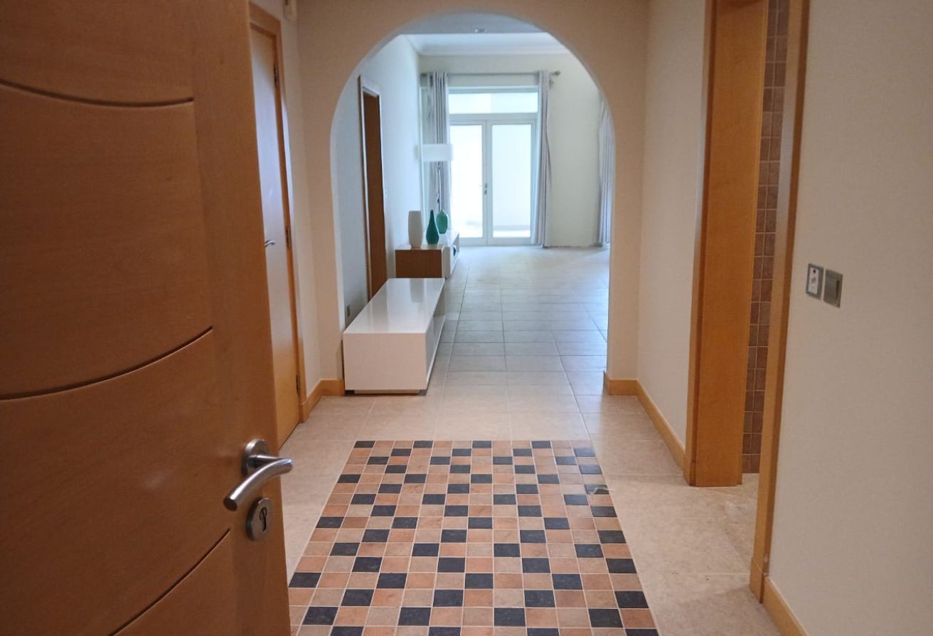 SEA VIEW | SPACIOUS 2BR | BEACH ACCESS gallery image