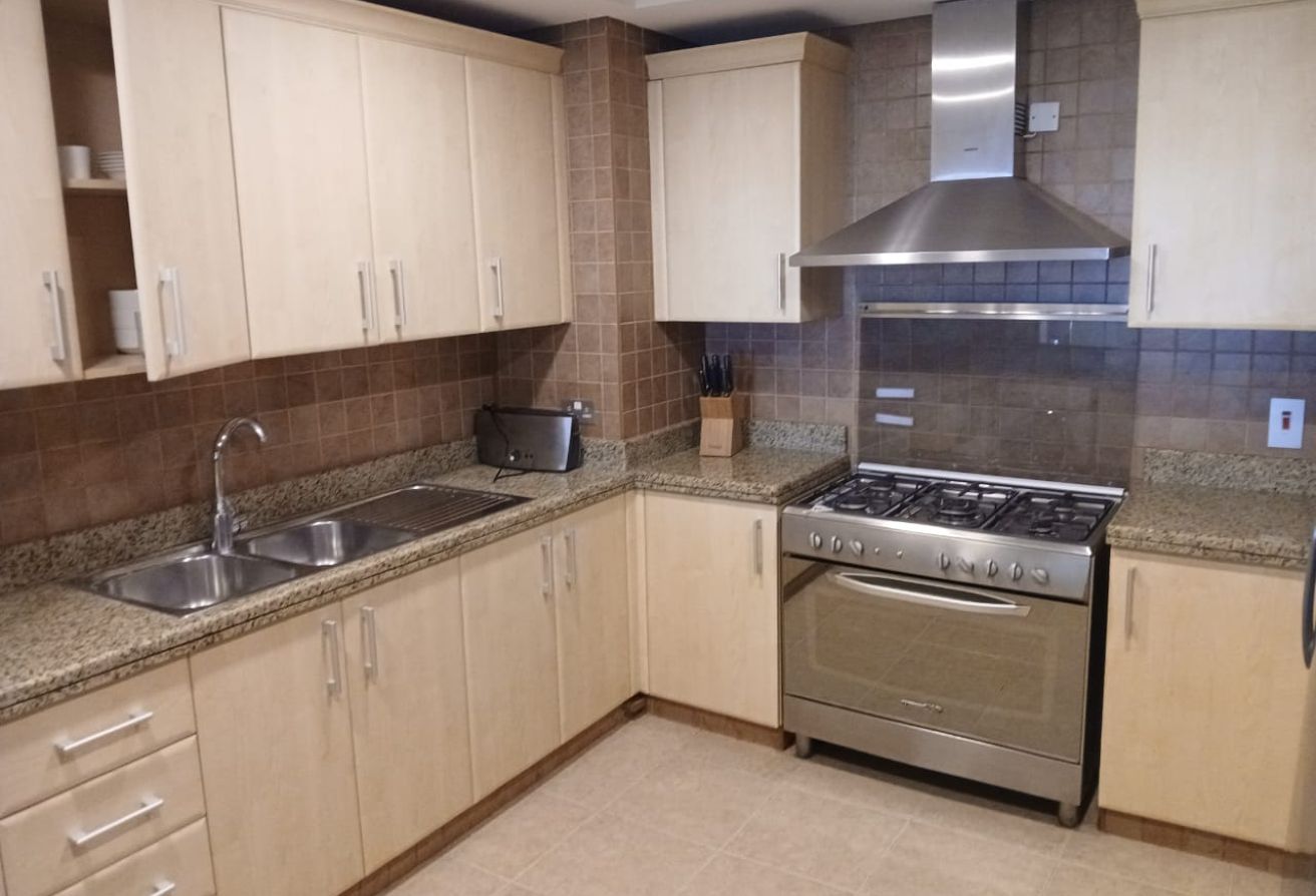 SEA VIEW | SPACIOUS 2BR | BEACH ACCESS gallery image