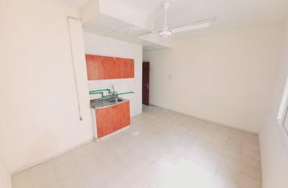 Apartment - Studio - 1 for rent in Fire Station Road - Muwaileh - Sharjah