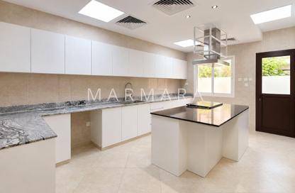 Villa - 4 Bedrooms - 5 Bathrooms for rent in Jumeirah 3 Villas - Jumeirah 3 - Jumeirah - Dubai Villa - 4 Bedrooms - 5 Bathrooms for rent in Jumeirah 3 Villas - Jumeirah 3 - Jumeirah - Dubai