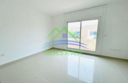 Villa - 2 Bedrooms - 2 Bathrooms for rent in Arabian Style - Al Reef Villas - Al Reef - Abu Dhabi