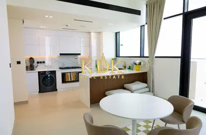 شقة - 2 غرف نوم - 2 حمامات للايجار في بن غاطي جارديني - منطقة 11 - قرية جميرا الدائرية - دبي