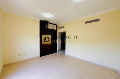 Villa - 5 Bedrooms - 5 Bathrooms for rent in Al Aweer 1 - Al Aweer - Dubai