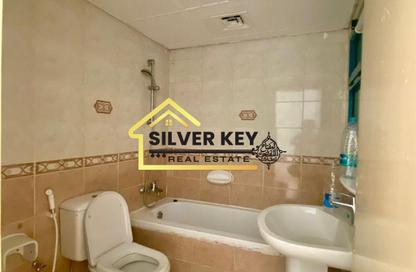 Apartment - 2 Bedrooms - 2 Bathrooms for rent in Budaniq 9 Building - Budaniq - Al Qasimia - Sharjah