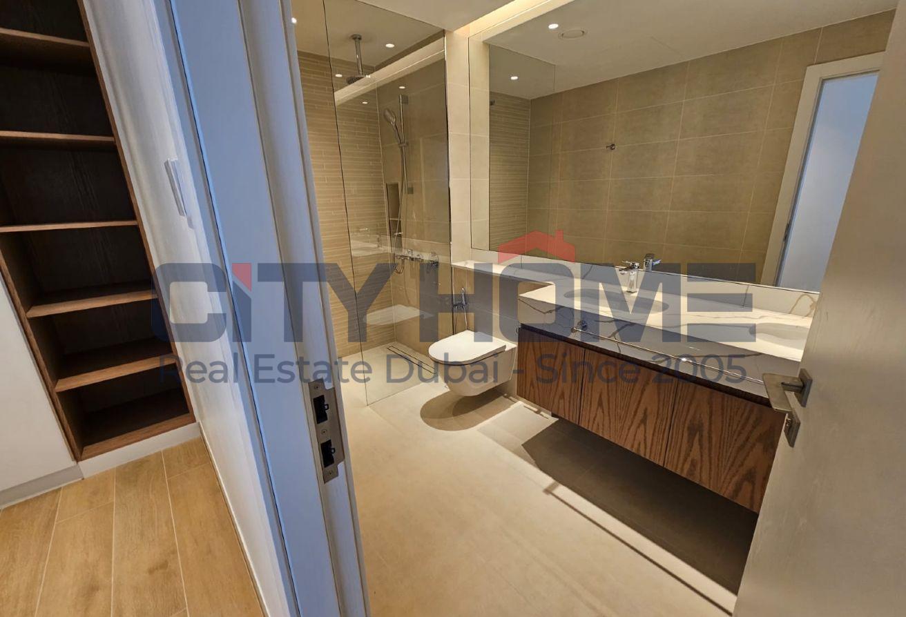 Luxury 2BR Apartment | Sea & Skyline Views photo 12