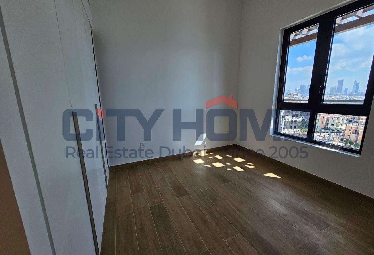 Luxury 2BR Apartment | Sea & Skyline Views photo 6