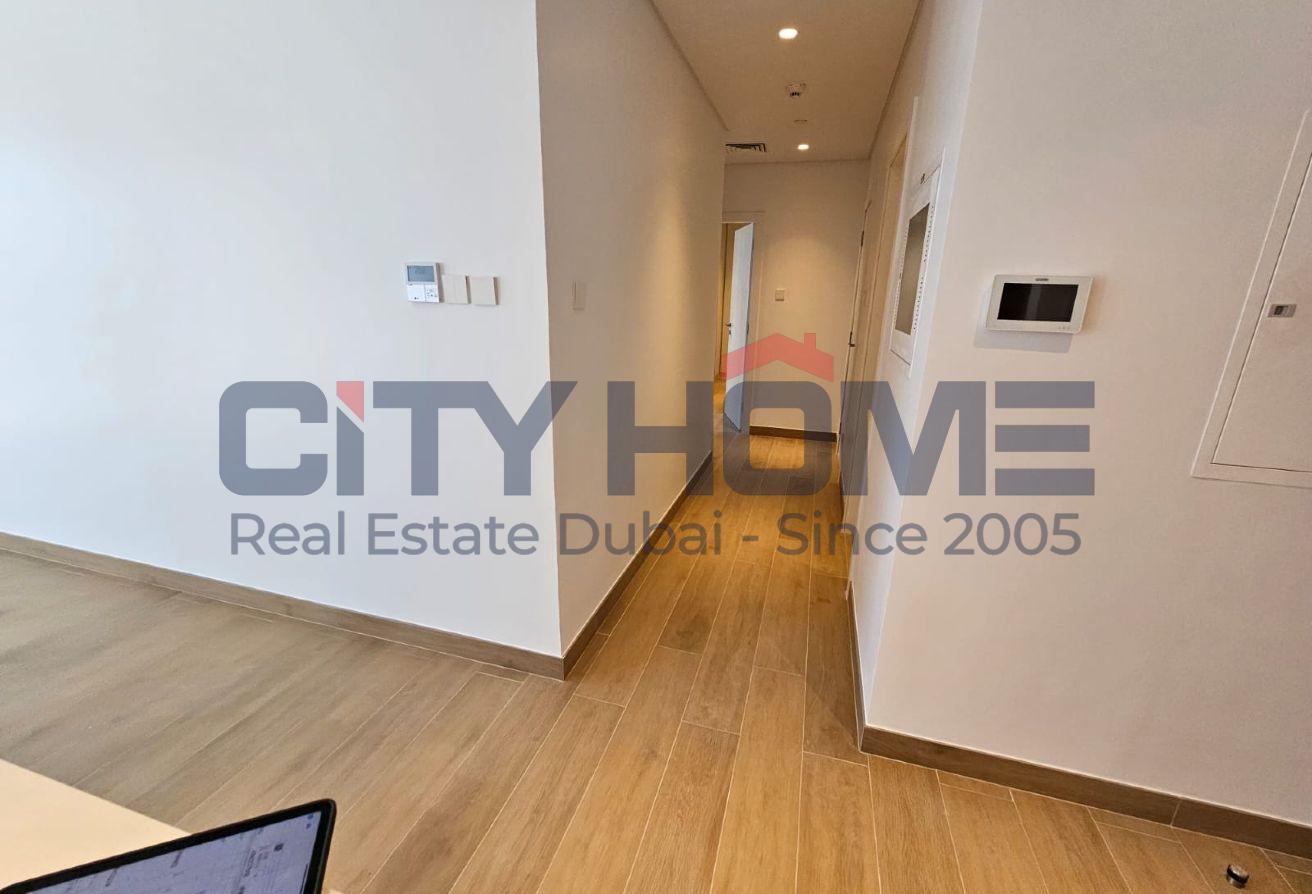 Luxury 2BR Apartment | Sea & Skyline Views photo 8