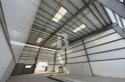 Warehouse - Studio for rent in Dubai Investment Park (DIP) - Dubai