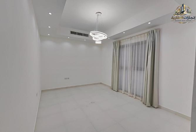 87452442 - Property Image 2