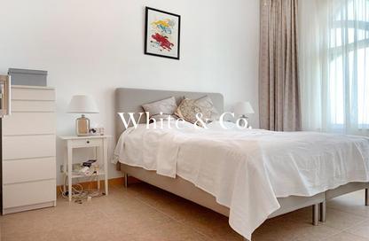 Apartment - 3 Bedrooms - 4 Bathrooms for rent in Al Nabat - Shoreline Apartments - Palm Jumeirah - Dubai