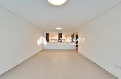 Apartment - 1 - 2 for rent in Al Muraqqabat - Deira - Dubai