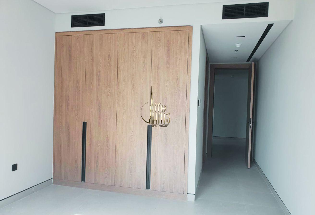Brand New |Prime Location | Vacant photo 4